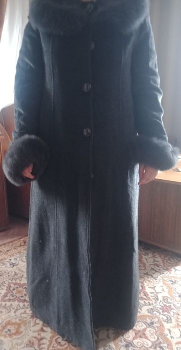 Продам темно- серое пальто