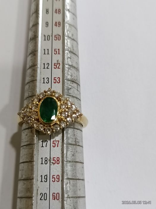 Vind inel din aur 18kt cu smarald si diamante