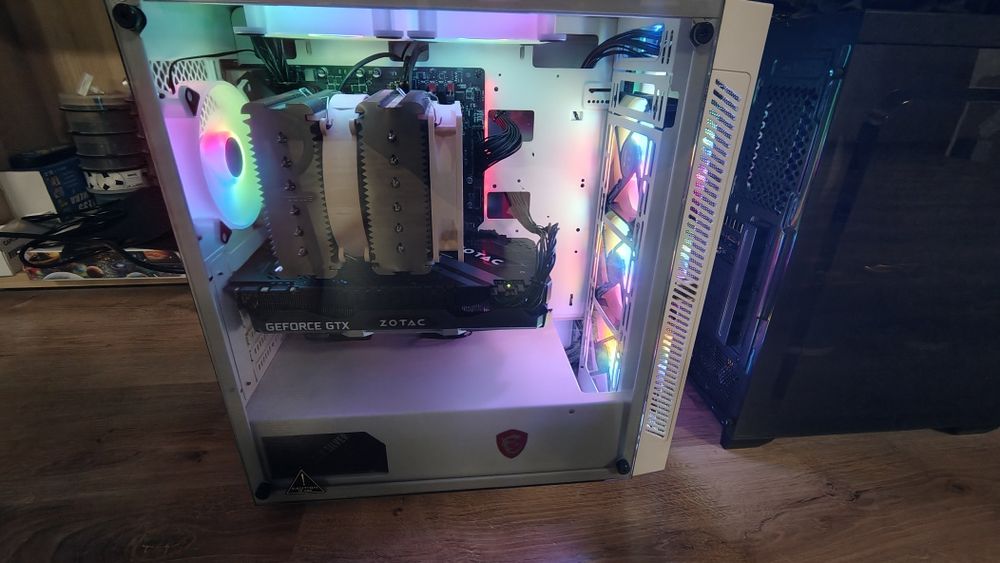 Vand calculator gaming i9, gtx1080ti, 16gb ram, 512gb stocare