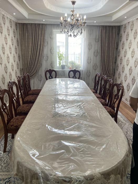 продается стол и стулья