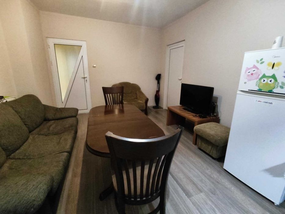 Дава се под наем Тристаен апартамент в Варна, Цветен квартал - 95 кв.м за 169.83 € - Снимка #7