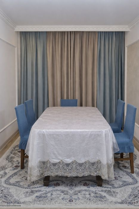 Срочно продаю стол со стульями