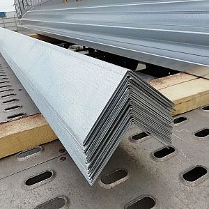 Cornier de aluminiu si inox