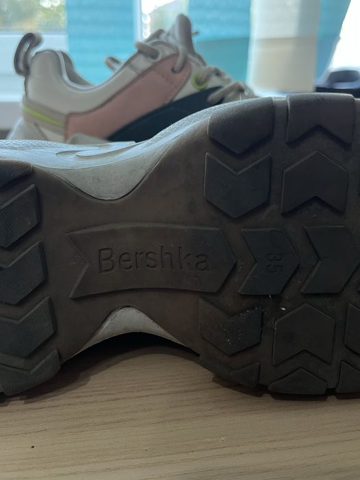 кроссовки Bershka