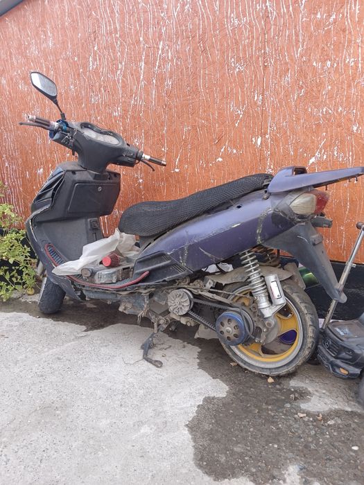 Мопед, скутер бензиновый