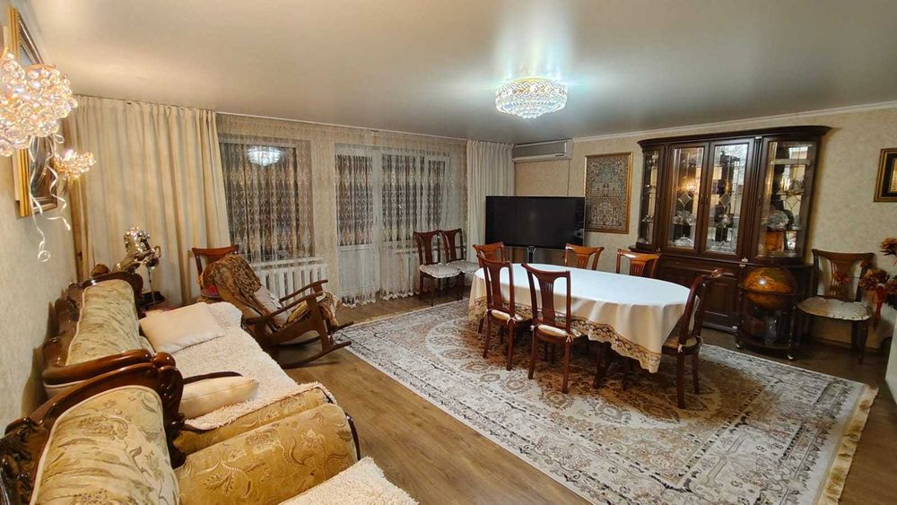 Продам 4х ком квартиру в Центре!