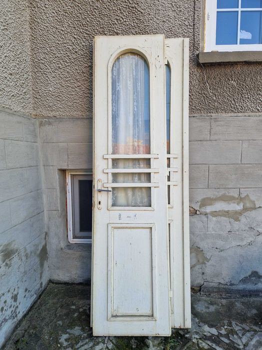 Стара запазена соц врата
