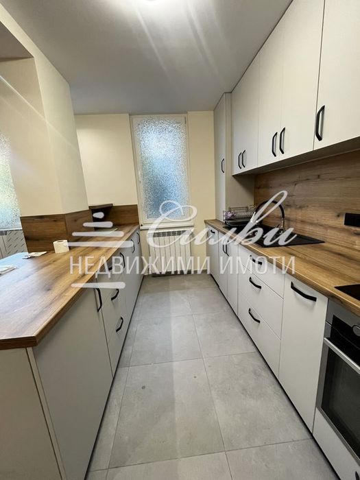 Тристаен ТУХЛЕН апартамент - кв. Център!