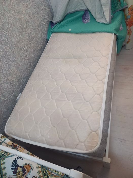 Подростковая кровать с матрасом