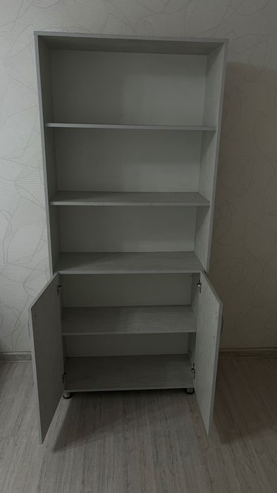 Книжный шкаф б/у