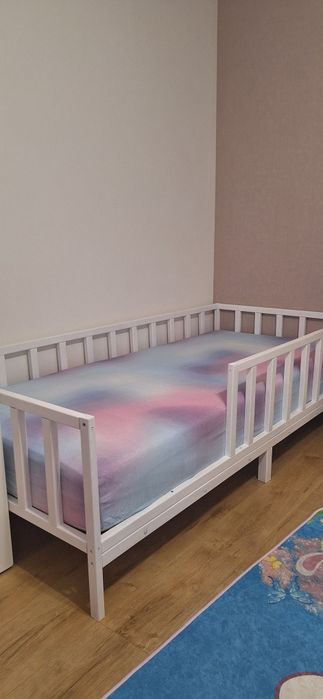 Детско дървено легло