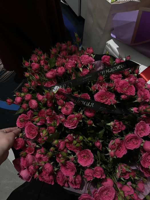 букет цветов кустовые розы