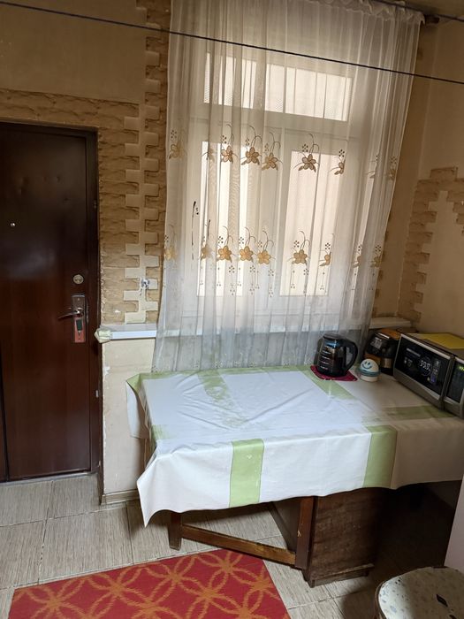 Sergeli 2 da uy 2 xonali sotiladi 1 etaj padvali agarodlari bor