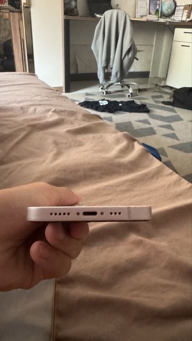 Iphone 13 в розовом цвете