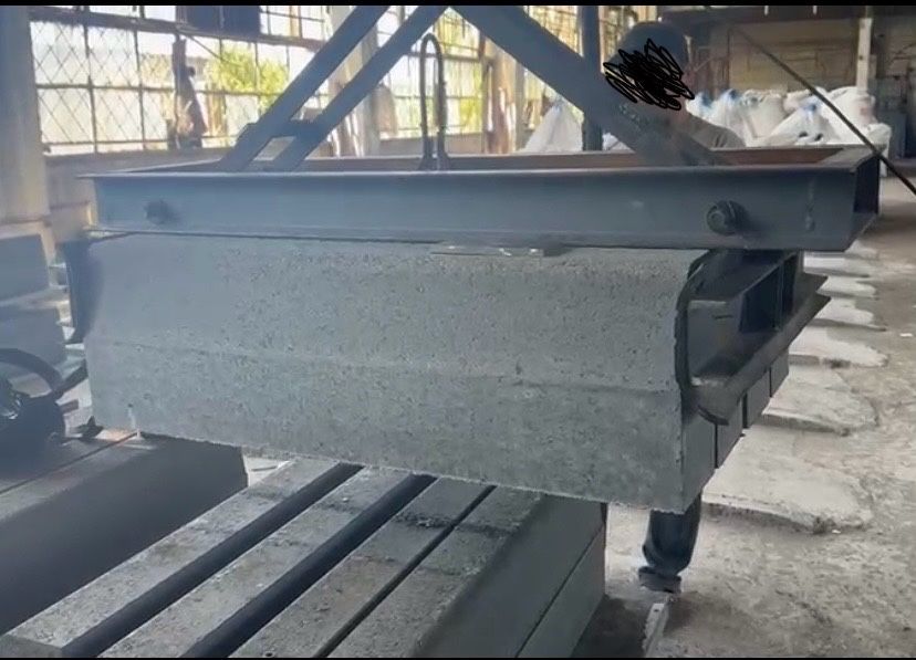 Клещевой захват бордюр