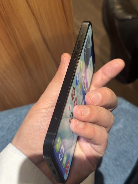 Iphone  12 в хорошем состоянии