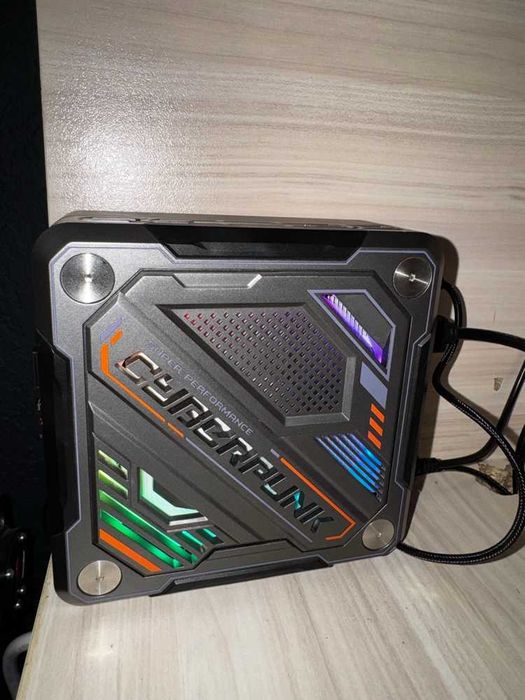 Геймърски Мини Компютър AtomMan Cyberpunk - Ryzen 7 7840HS, 32GB RAM, 500gb SSD, Win 11 Pro