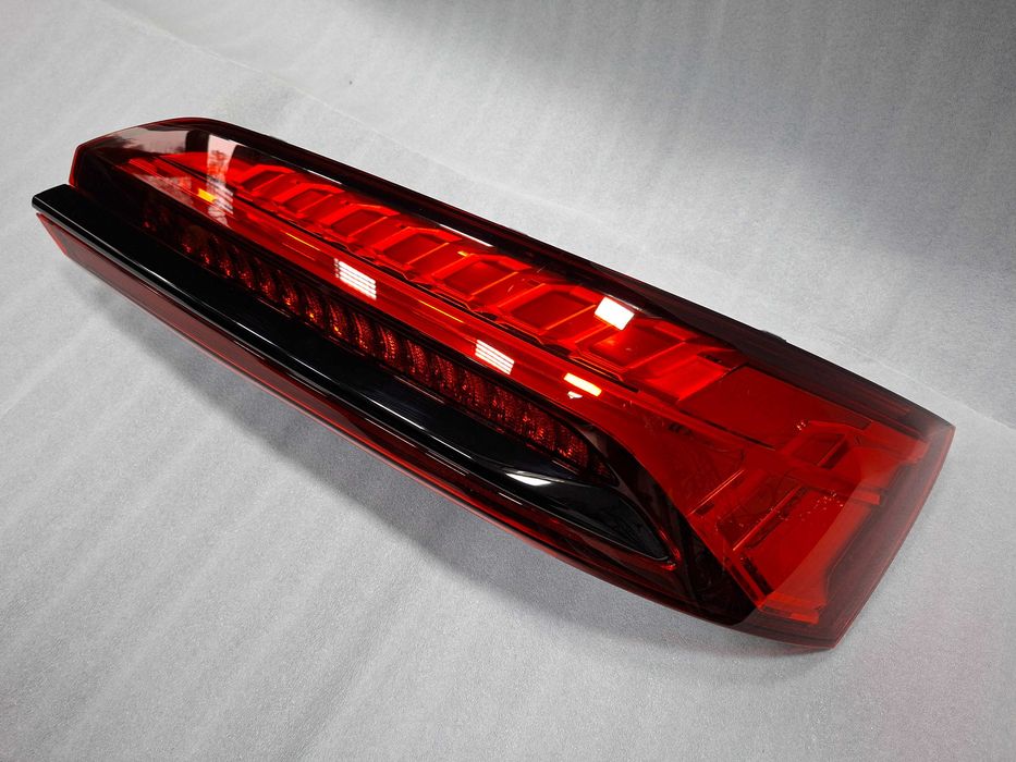 4M0945076D Нов Десен Стоп Audi Q7 SQ7 Европа