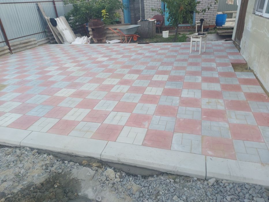 Укладка брусчатки тротуарной плитки