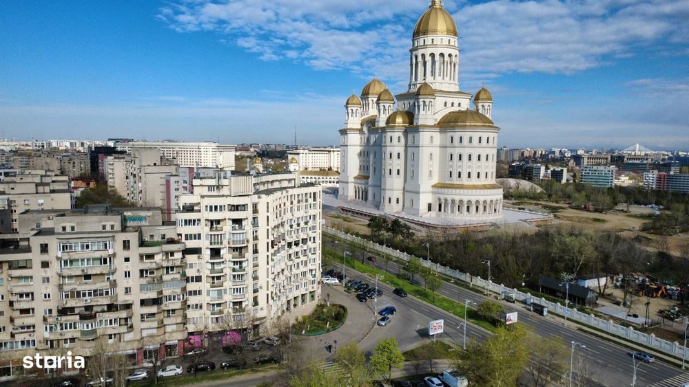 Spatiu Comercial Uranus - Casa Poporului - 2600 E/Mp - Investitie