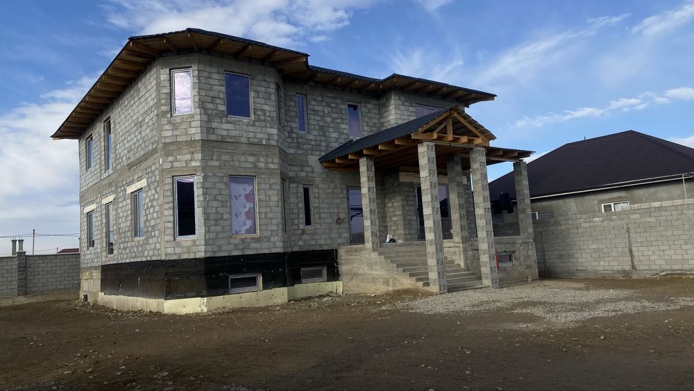 2 ух этажеый Дом с цокольным этажом