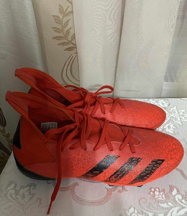 Ghete Adidasi Predator