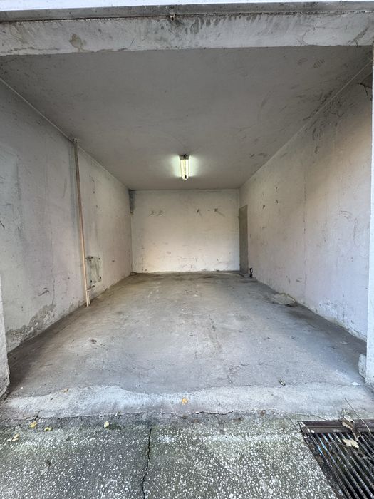 Дава се под наем Гараж / Паркомясто в Разград, Център - 19 кв.м за 100 € - Снимка #1