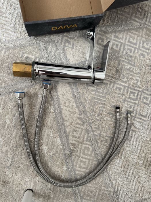 Смеситель для раковины в ванной