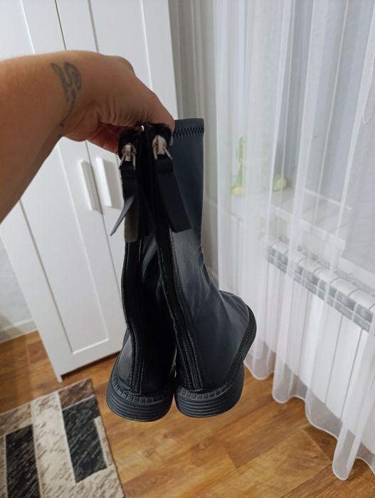 Продам сапожки на девочку