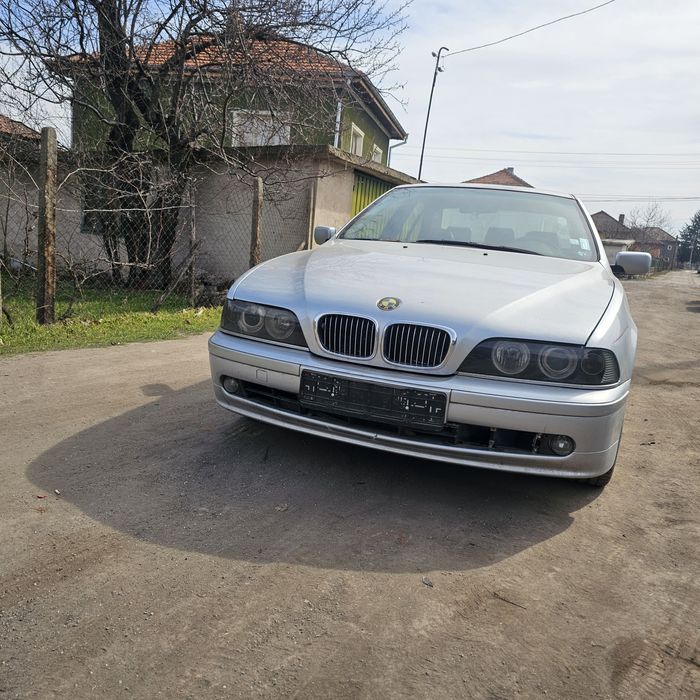 BMW E39 феиса  525 TDS НА части само.