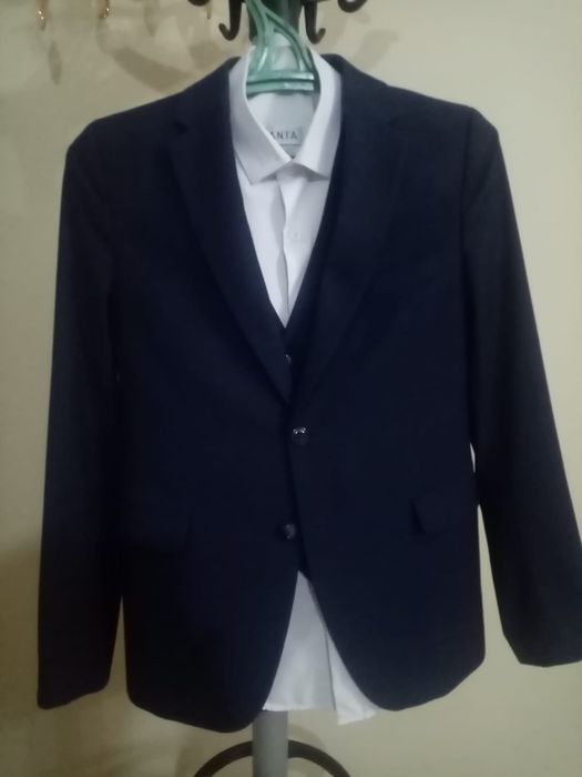 НОВЫЙ, Школьный костюм новый,на 7, 8 класс.