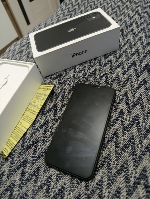 Продам Apple 11 128 гигабайт