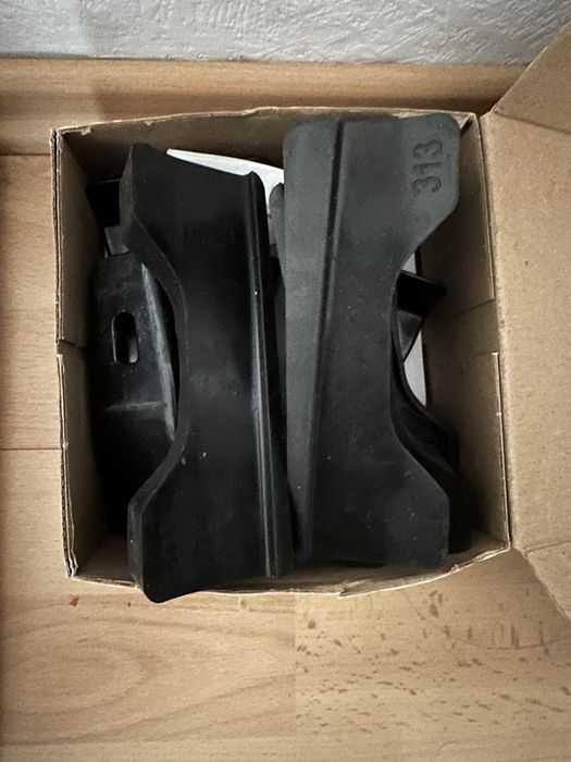 Kit Thule 145056 TA145056 si TA145092 145092  cleme -stare foarte buna