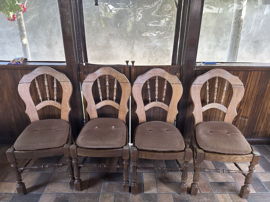 Scaune lemn  stare foarte buna