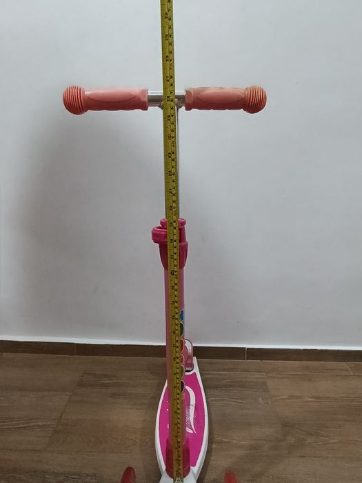 Vând trotinetă fete