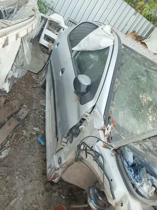 Пежо по запчастям