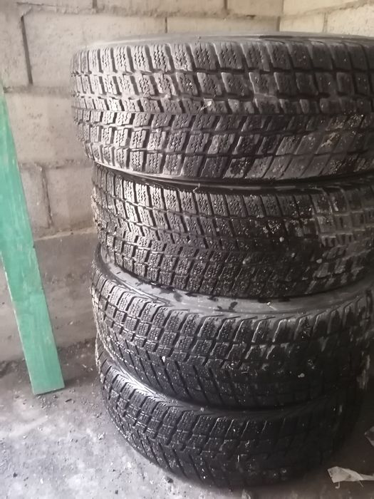 Продам б/у резину стояли на киа соренто