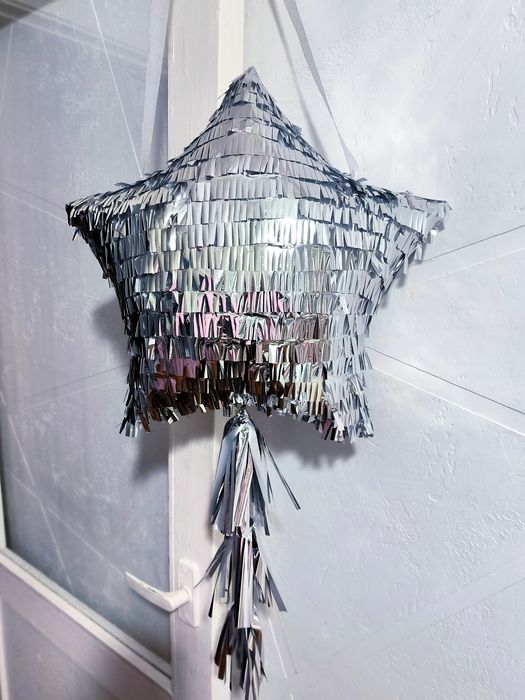 Пиньята. Подарок. Новый год.