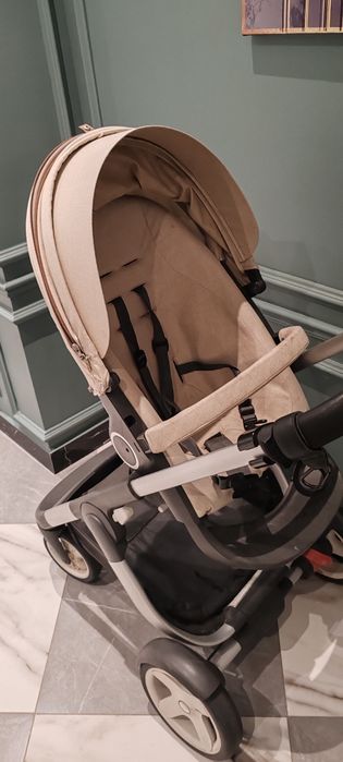 Продам коляску stokke