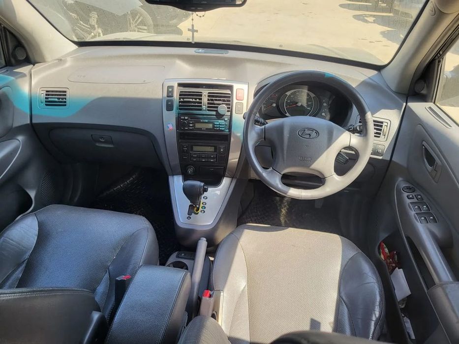 dezmembram hyundai tucson 2.0 crdi 4x4 2005 bara fata/capota/aripi/far