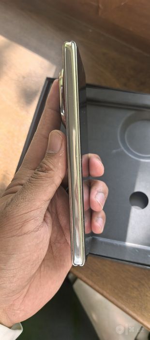 Huawei mate x 6.        12 512 gb