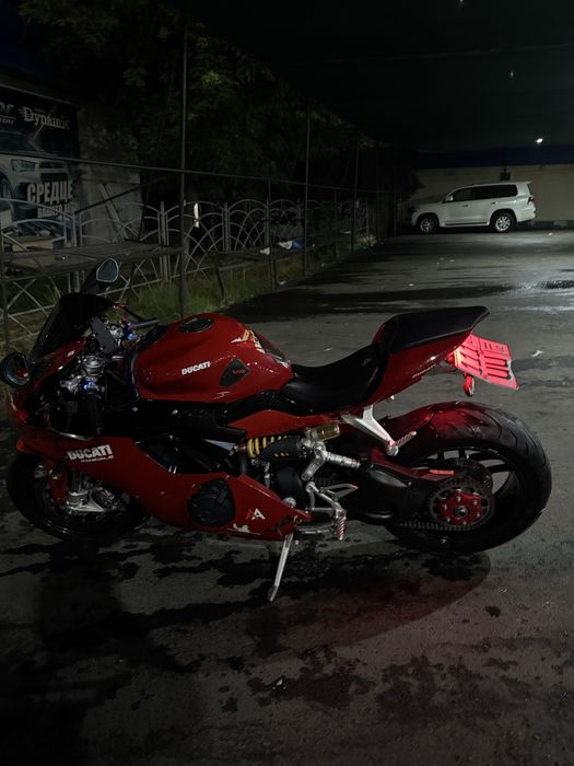 Dugatti v4 modiwei 800kuba