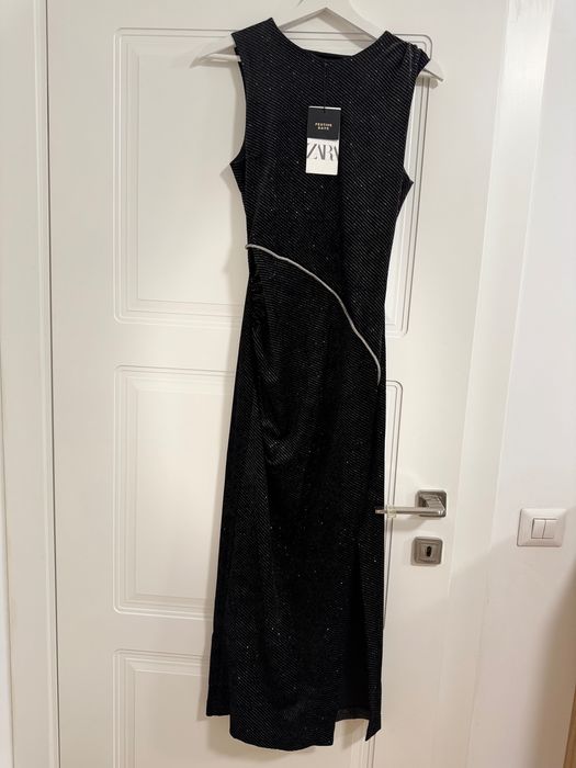 Rochie catifea Zara, nouă, cu etichetă