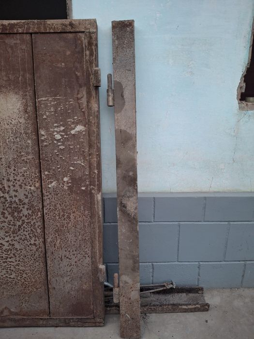 Железные гаражные ворота