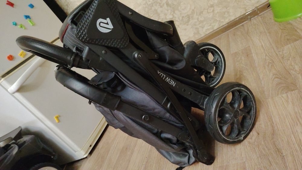 Детская коляска, почти новая