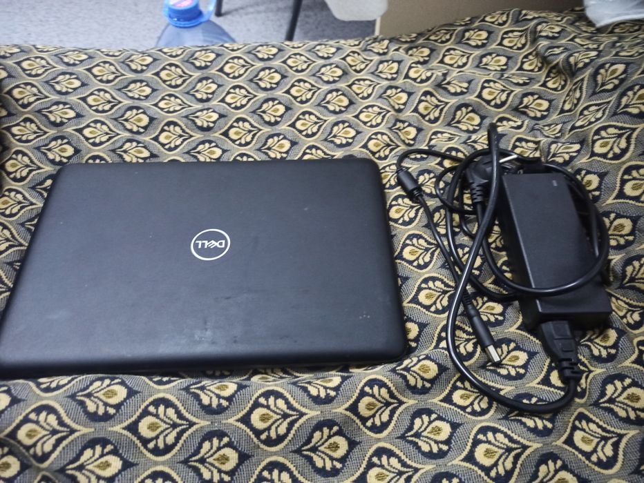 Ноутбук DELL в нормальном состояние