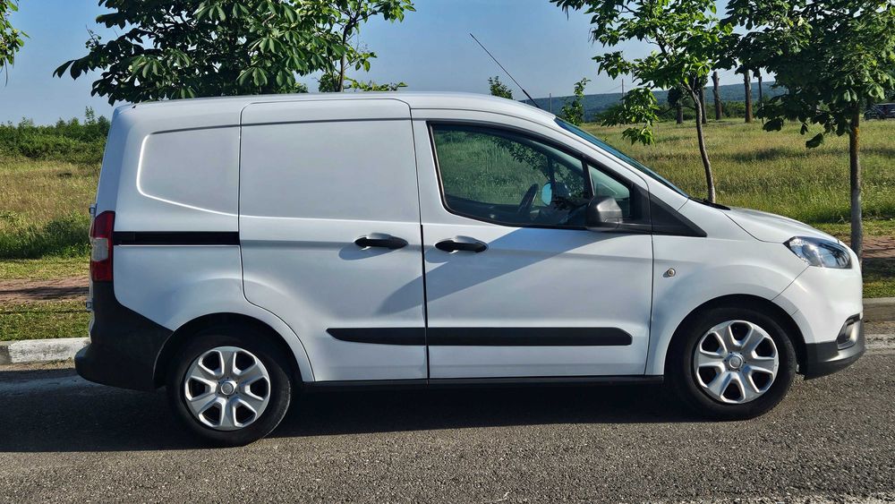 Ford transit courier 2019