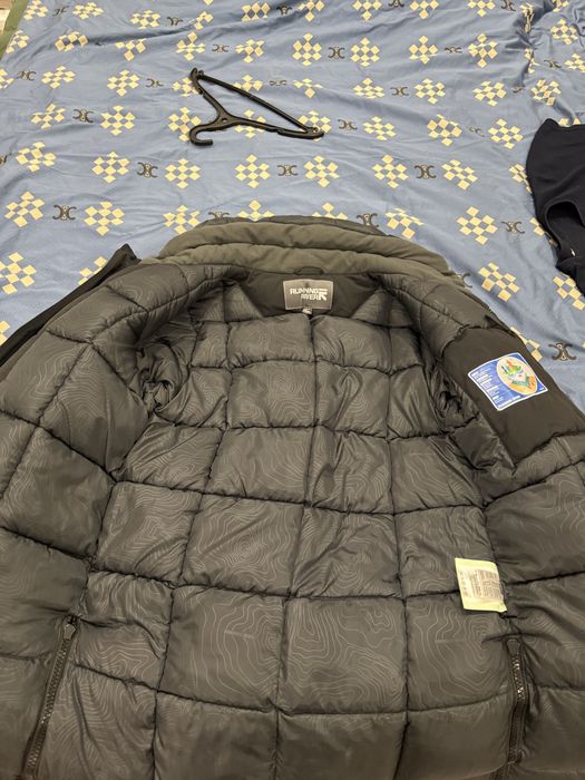 Продам куртку оригинальную Running River