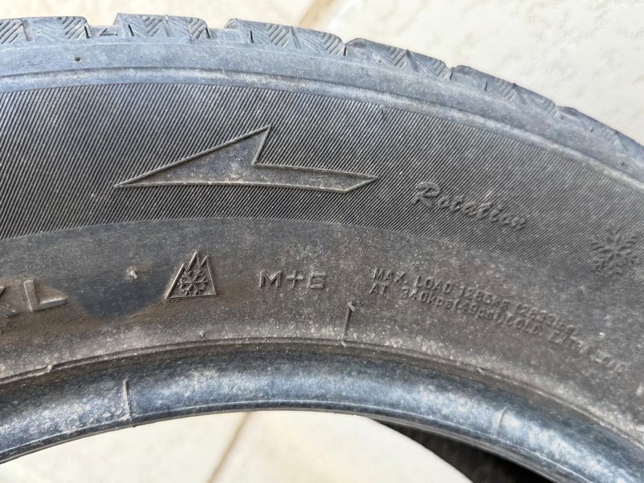 275/55R21 Продается зимняя резина на Лексус570