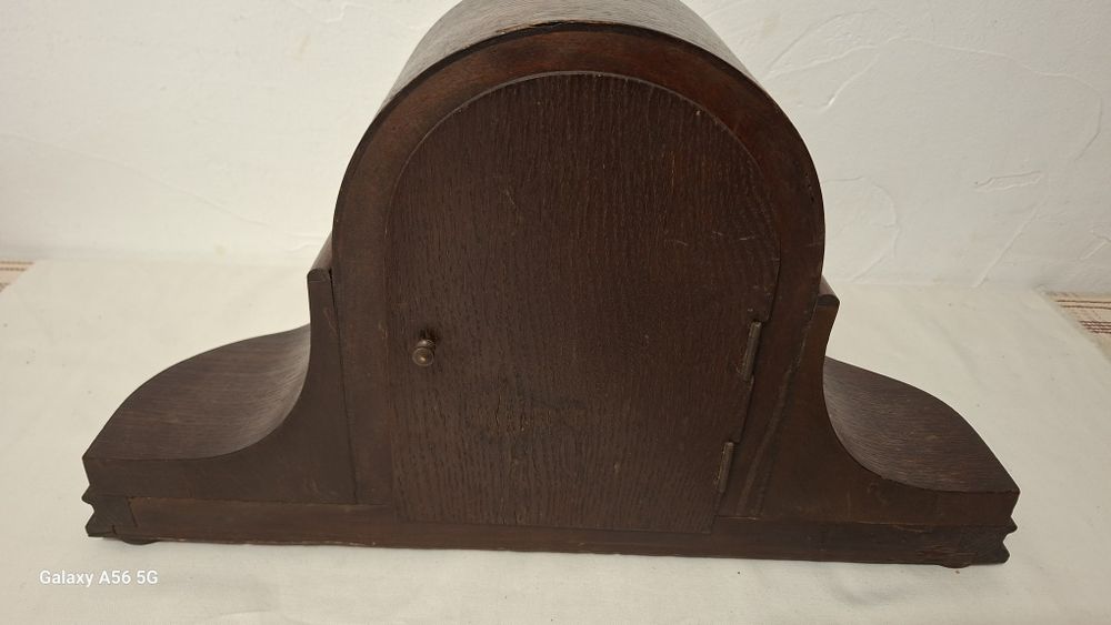 Ceas de semineu, Junghans